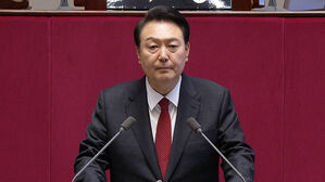 윤 대통령 "물가 · 민생안정 최우선…범정부 물가 안정 체계 가동"