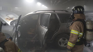 부산 기장군 도서관 지하 주차장서 차량 화재…30명 대피