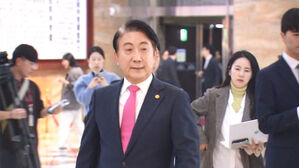 '이동관 탄핵안' 2라운드&hellip;여야 치열한 수싸움 살펴보니