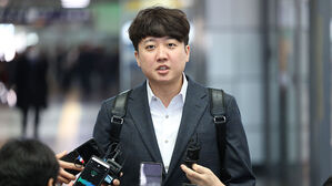 이준석 "비슷한 생각하는 분들과 긴밀 교류 위해 연락망 구성"