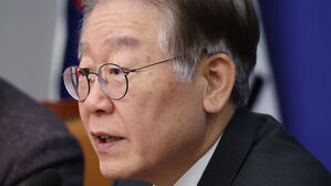 이재명 "KF-21 초도물량 줄면 수출 악영향"