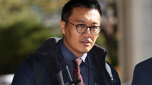 '가짜 최재경 녹취록' 보도 관여 의혹 민주당 관계자 검찰 출석