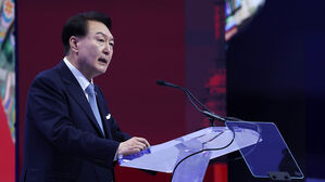 윤 대통령 "교역 &middot; 디지털 &middot; 미래세대서 APEC 연결 강화해야"