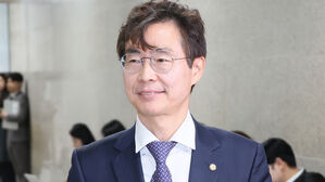 조경태 위원장