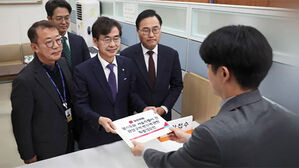 "일단 김포부터 편입" 특별법 발의&hellip;국회 문턱 넘을까