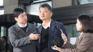 검찰, 'SM 시세조종 의혹' 카카오 김범수 압수수색