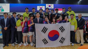 2023 세계선수권대회 종합 우승 차지한 한국 볼링 대표팀 (사진=대한볼링협회 제공, 연합뉴스)