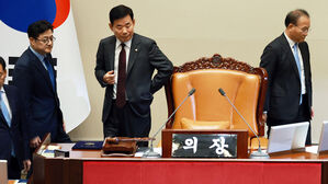 여야, 탄핵안 &middot; 예산 심사 극한 대치&hellip;민주, '예산 수정안' 카드까지