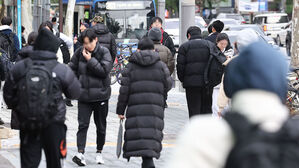 사교육받는 고3, 컨설팅에 연 108만 원 &middot; 논술에 396만 원 투자