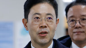 '고발 사주' 손준성, 공무상 비밀 누설 등 유죄&hellip;징역 1년