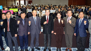 이낙연, 친명 팬덤 정치 직격&hellip;"강성 지지자 탓 면역체계 붕괴"