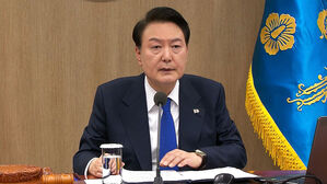 윤 대통령, 육영수 여사 생가 방문&hellip;현직 대통령 처음