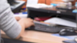 출퇴근만 찍고 사라진 직원&hellip;'1년 중 173일 무단이탈' 중징계