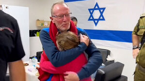 [월드리포트] "아빠가 납치된 줄…" 9살 딸이 전한 혹독했던 인질 생활