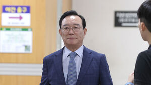 [속보] 법원 "송철호, 황운하에 수사 청탁 인정&hellip;김기현 측근 수사"
