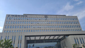 사기 혐의로 수배 중 붙잡힌 전청조 부친 구속