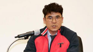 검찰 '선수에 뒷돈 요구 의혹' 장정석 전 KIA 단장 압수수색