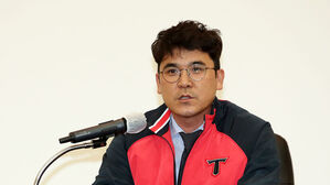검찰 '선수에 뒷돈 요구 의혹' 장정석 전 KIA 단장 압수수색