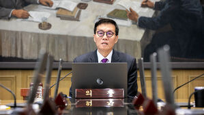 한은 총재 "섣불리 경기 부양하면 부동산 가격만 올릴 수도"