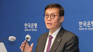 한은 총재 "고금리 부담으로 부동산 PF 문제 안심할 단계 아니다"