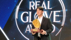 '홈런&middot;타점왕' 노시환, 동료 선수들이 뽑은 '올해의 선수상'