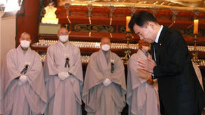 김진표 의장, 자승 스님 조문&hellip;"극락왕생 기원"