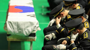 "도움 필요한 곳 달려갈 때마다 너를 가슴에 품고"