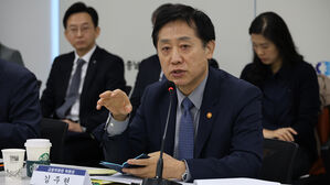 김주현, 보험권에 "어려움 겪는 계약자에 사회적 책임 다해달라"