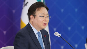 지역인재전형 확대할 듯&hellip;복지부 "의사, 지역 정착 장치 검토"