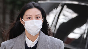 '정경심 재판' 위증 사건 증인 불출석한 조민, 과태료