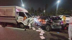 인천국제공항고속도로서 차량 4대 각각 추돌&hellip;5명 이송