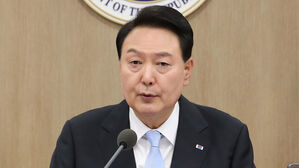 윤 대통령 "네덜란드 · 미국 · 일본과 반도체 협력 대폭 강화"