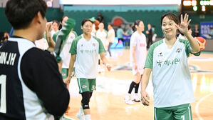'신지현 18점' 여자농구 하나원큐, BNK 꺾고 3연승