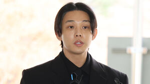 '마약 상습 투약' 유아인 첫 재판 출석&hellip;"심려 끼쳐 죄송"