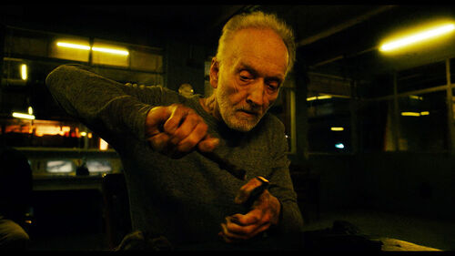 쏘우 X 감독 케빈 그루터트의 뛰어난 연출력과 주연 배우의 강력한 연기력으로 혼합된 공포와 스릴러 3