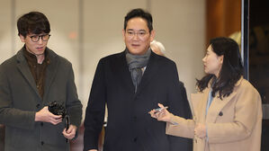 네덜란드 출장 마친 이재용 "출장 성과, 반도체가 90%"