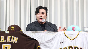 '후배 선수와 공갈' 진실공방 김하성, 두 번째 경찰 출석