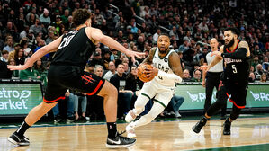 '릴라드 39점' NBA 밀워키, 휴스턴 꺾고 4연승 질주