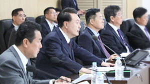 5개월 만에 ICBM 쏜 북&hellip;윤 대통령 "한미일 공동 대응"