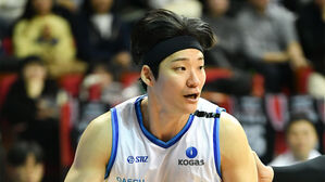 프로농구 한국가스공사, 힘 빠진 정관장 꺾고 2연승
