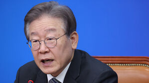 이재명 "국민 지배하는 왕인가&hellip;국가가 대통령 사유물 돼가"