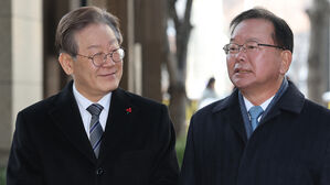 [단독] 민주당, 김부겸에 선대위원장 제안&hellip;막판 고심
