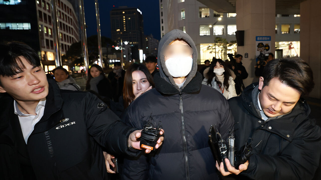 경복궁 담벼락 낙서 모방범행 용의자 경찰 조사 (사진=연합뉴스)