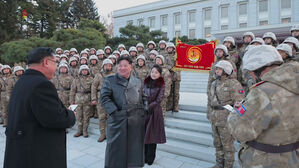 김정은 "적 핵도발에 주저 없이 핵 공격 불사"&hellip;ICBM 발사 부대 격려