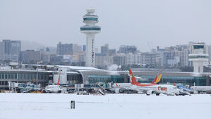 제주공항 제설작업으로 항공기 운항 "오후 3시까지 올스톱"