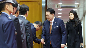 민주당, '김건희 특검' 수용 압박&hellip;"조건부 수용도 일고 가치 없어"