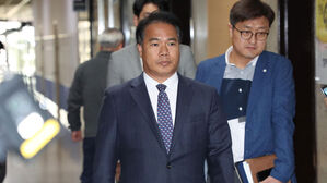 민주, '음주운전 &middot; 탈당' 논란 이용주 전 의원에 '적격' 판정