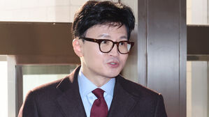 한동훈 "검사 싫어하는 민주당, 검사 사칭한 분이 절대존엄"