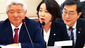 [영상] "후보자님, 방통위원장 별로 안 하고 싶죠?"&hellip;민주당의 '문외한' 맹공에 당황한 김홍일 후보자
