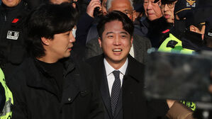 이준석, 국민의힘 탈당&middot;창당 선언&hellip;"보름달 지고 초승달 차오른다"